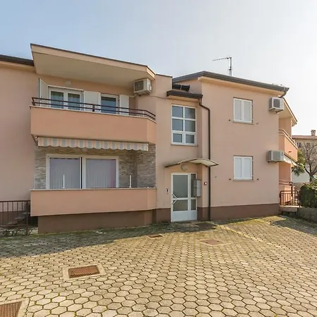 Apartment Roman